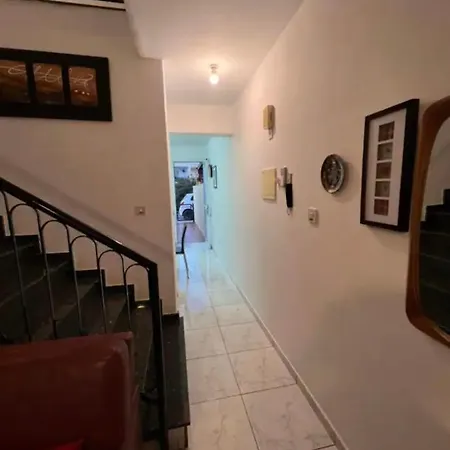 아파트 Marias Spacious Aparment 파포스