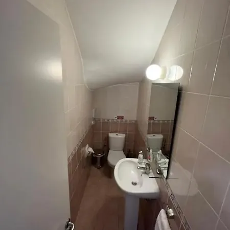 Marias Spacious Aparment * 파포스